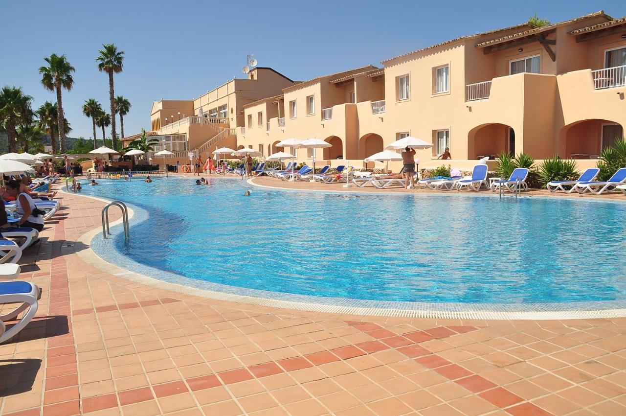 Arenas De Son Bou Hotel Exterior foto