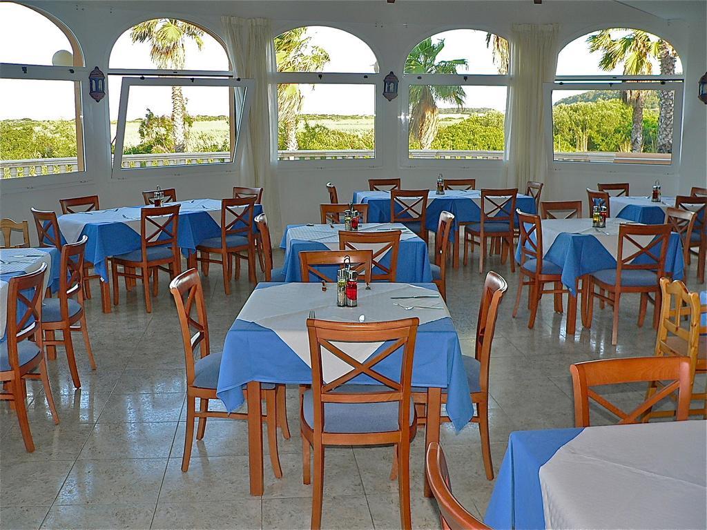 Arenas De Son Bou Hotel Restaurant foto